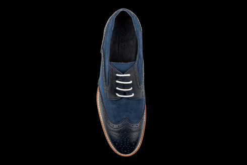 Lässige Derby-Schuhe aus Wildleder in Marineblau im Sneaker-ähnlichen Wingtip-Stil für Herren