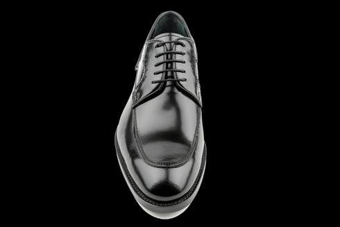 Patent Leather Moc-Toe Derby Shoes Resistant to Fade