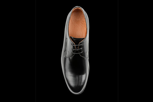 Schwarze Derby-Schuhe aus Lackleder, Ledersohle und -futter, formelle Schnürung