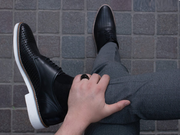 Alles über elegante Herren-Sneaker: Ursprünge, Variationen, Anlässe, Dos & Don'ts