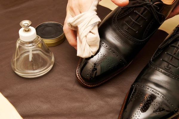 Toe-tally cautivador: el encanto de los zapatos Oxford con puntera