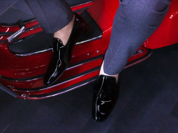 Todo sobre los zapatos mocasines de cuero para hombre: historia, variaciones, ocasiones, pros y contras